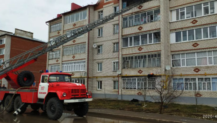 Во время пожара в Кукморе спасли шесть человек