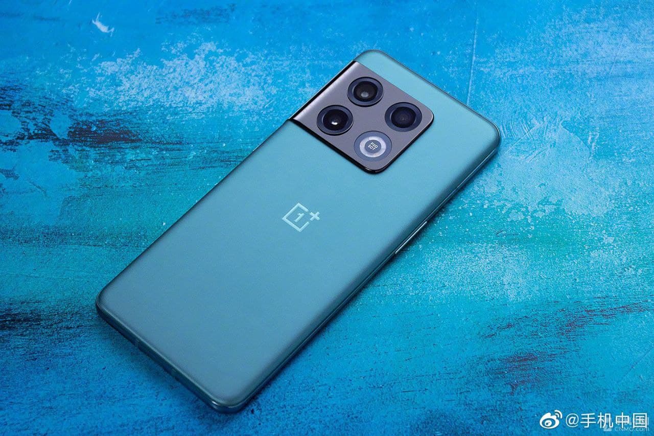 OnePlus 10 Pro получит три обновления операционной системы, включая Android 15