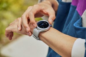 Фирменный интернет-браузер зачем-то добавили на умные часы Samsung Galaxy Watch 4