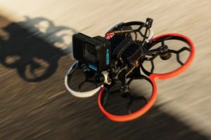 Новая GoPro Hero10 Black Bones в 3 раза легче и предназначена для FPV-дронов