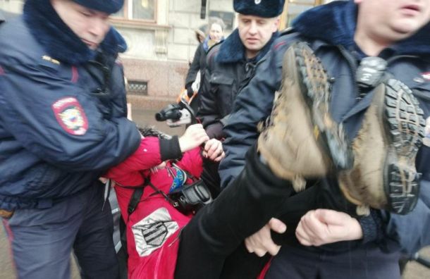 Полиция задержала пятерых петербургских активистов