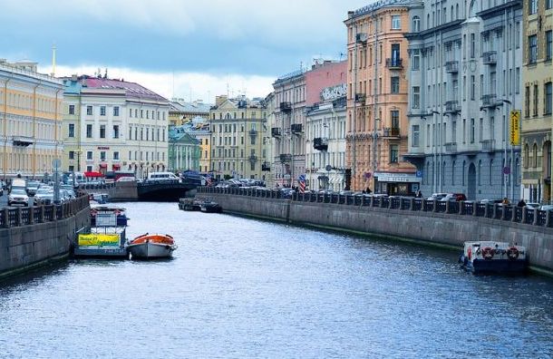 Власти Петербурга рассказали, когда откроют прогулки по рекам и каналам