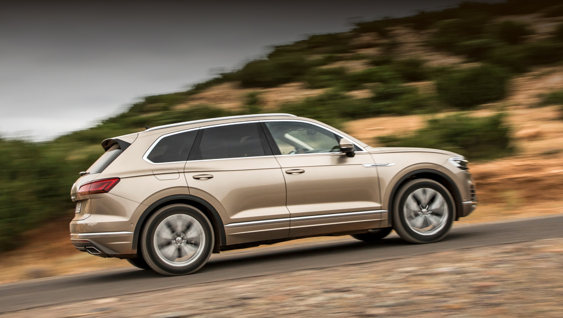 Volkswagen Touareg приглашён в сервис из-за масляной трубки