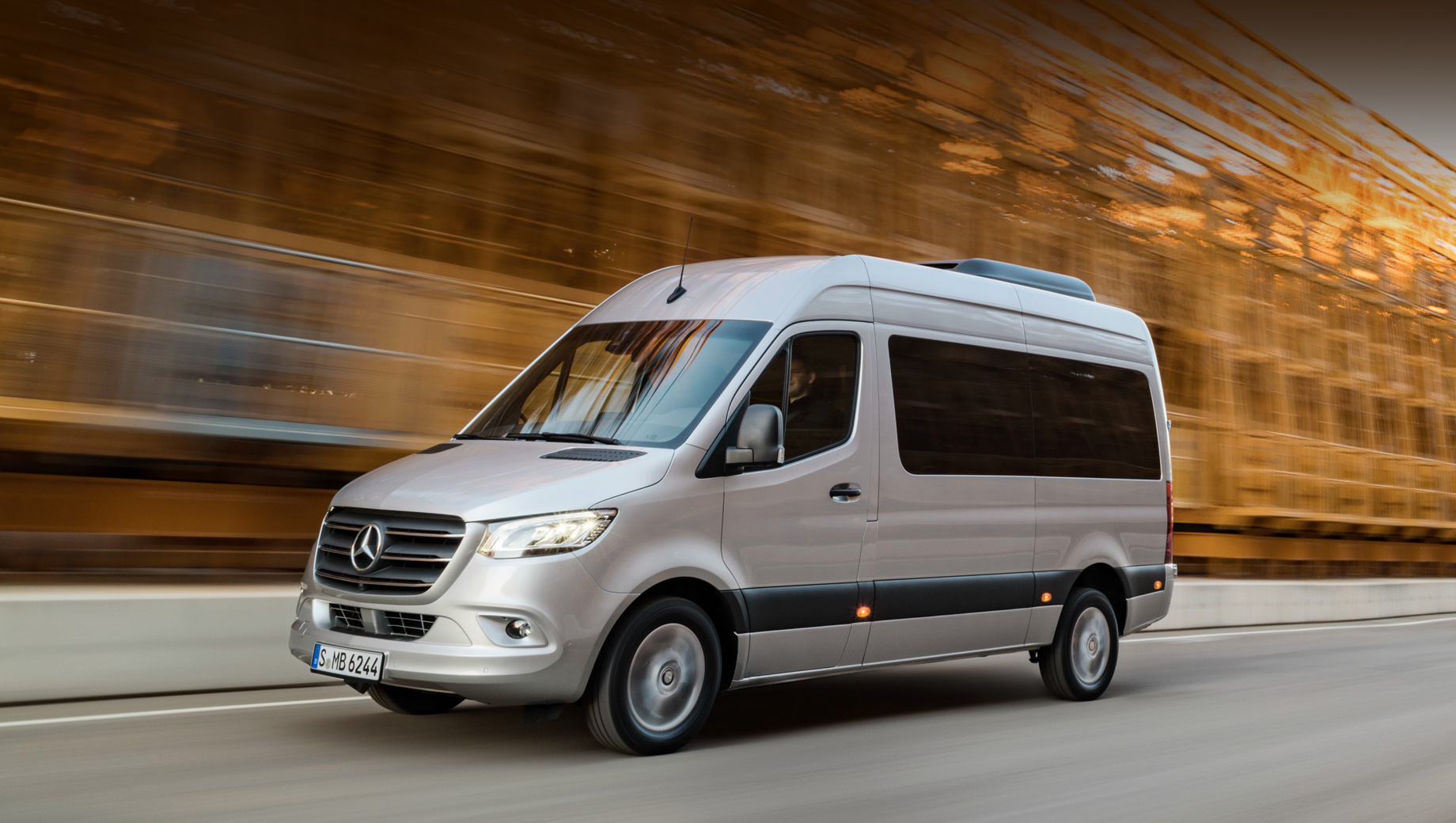 Отзыв вэнов Mercedes-Benz Sprinter затронул пятнадцать машин