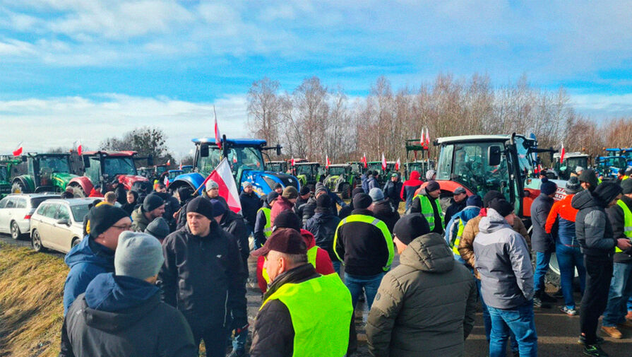 Польские фермеры перекрыли дорогу у границы с Украиной, протестуя против украинского зерна