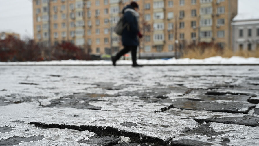 Физики выяснили причины скользкости льда