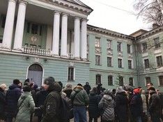 Петербуржцы пикетируют против сноса исторического здания медсанчасти