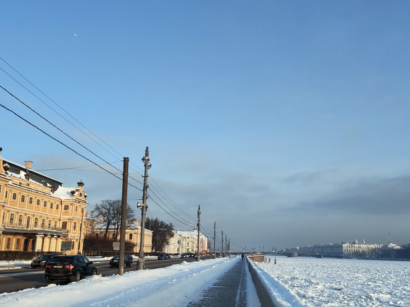 В Петербурге облачно и минус семь