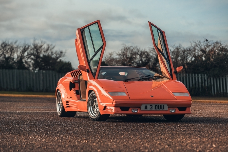 Уникальный Lamborghini Countach с правым рулем выставили на торги