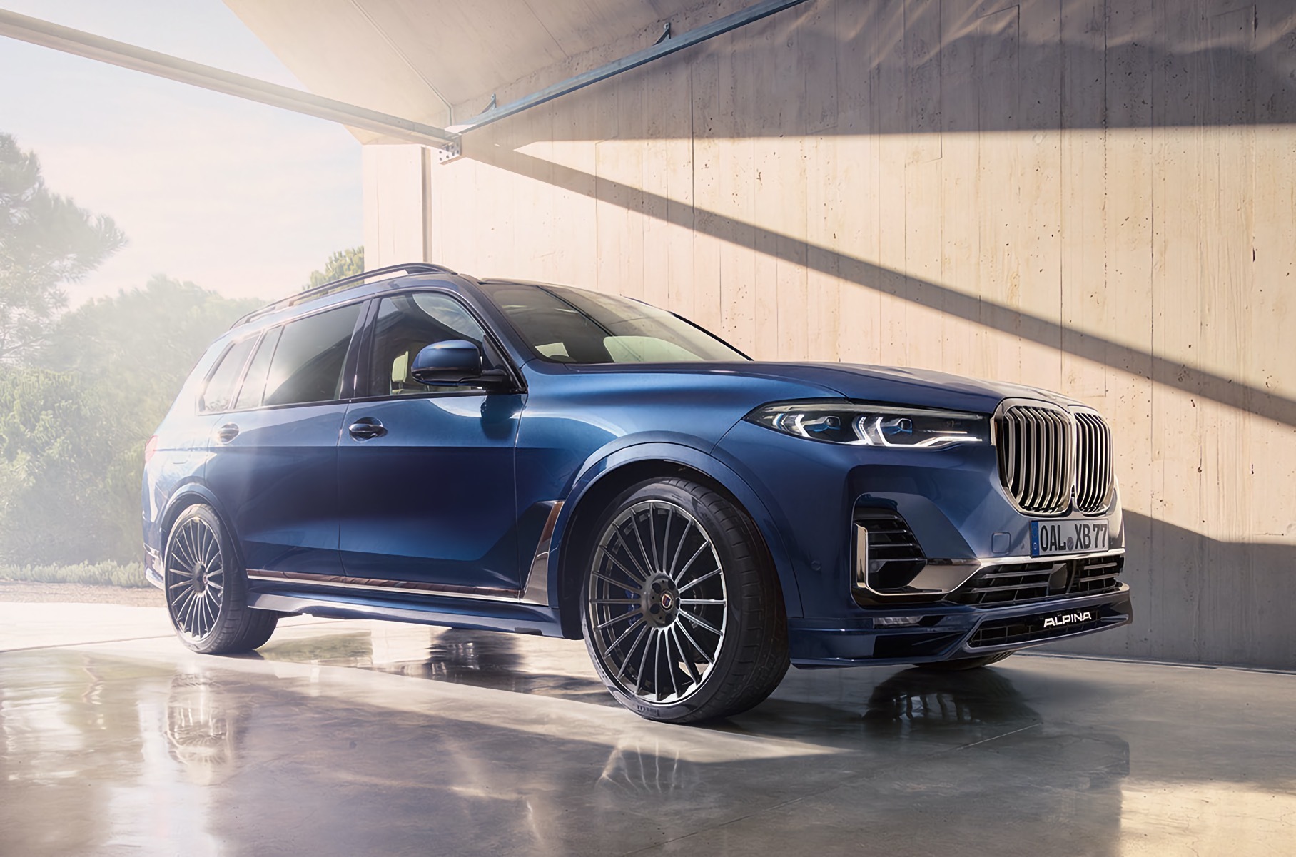 BMW X7 Alpina: 621 сила и 4,2 секунды до «сотни»