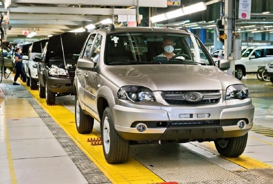 «АвтоВАЗ» запустил сборку Niva под брендом Lada