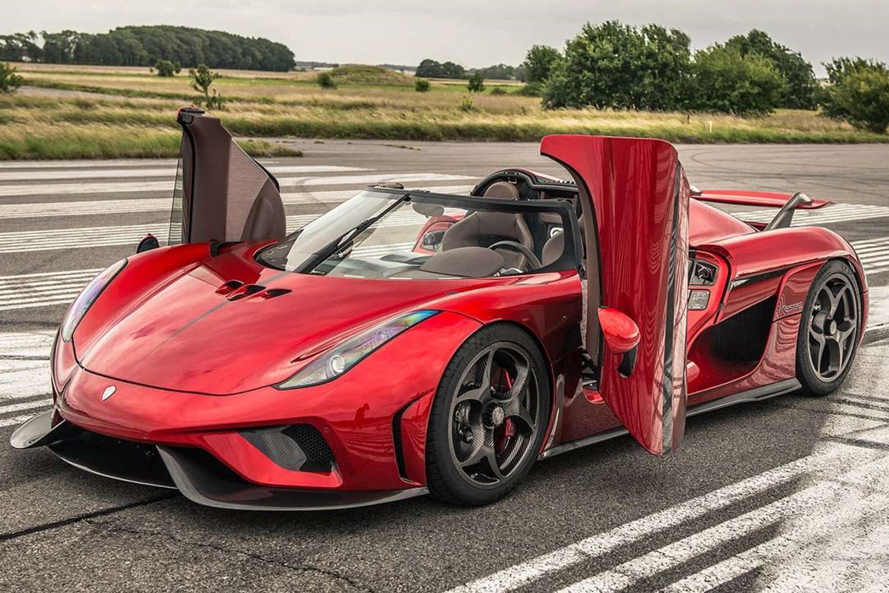 Koenigsegg снял мини-боевик с супергибридом Regera в главной роли