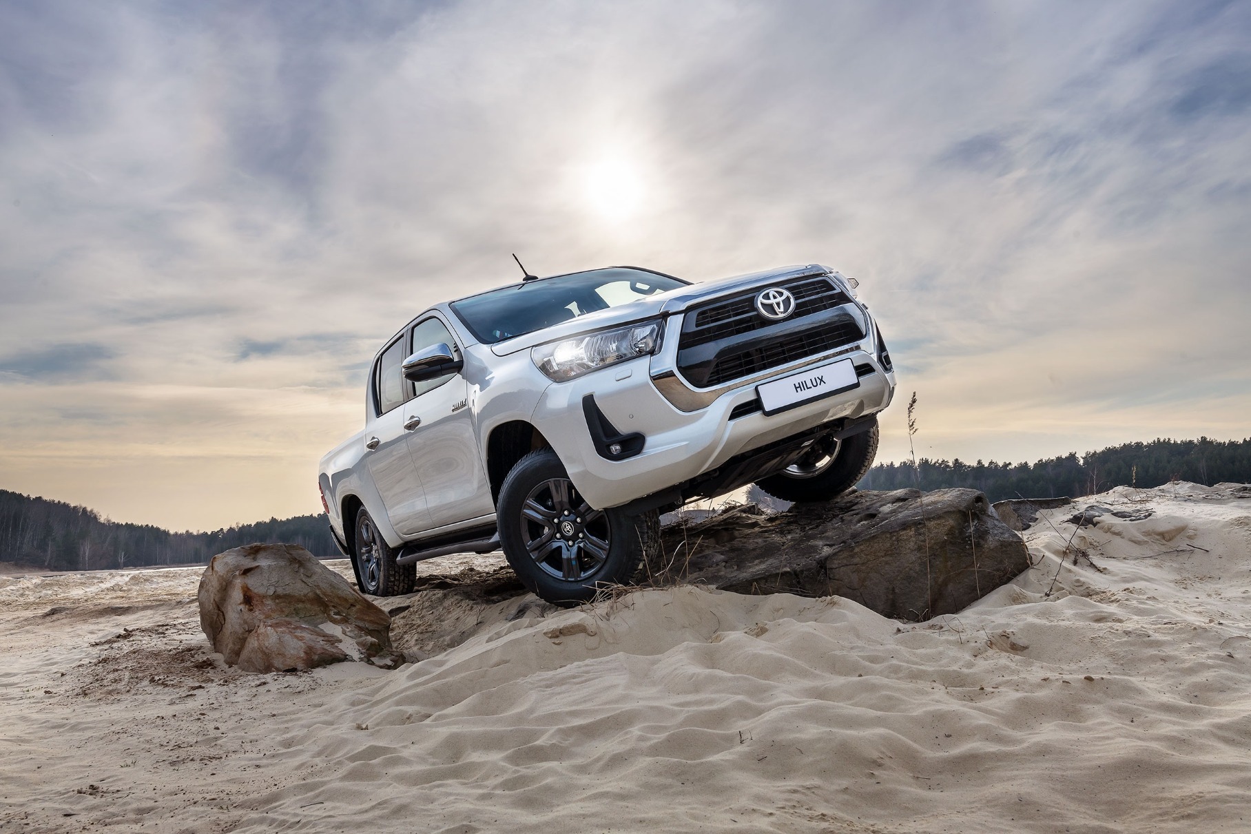 В России начали продавать обновлённые Toyota Hilux и Fortuner