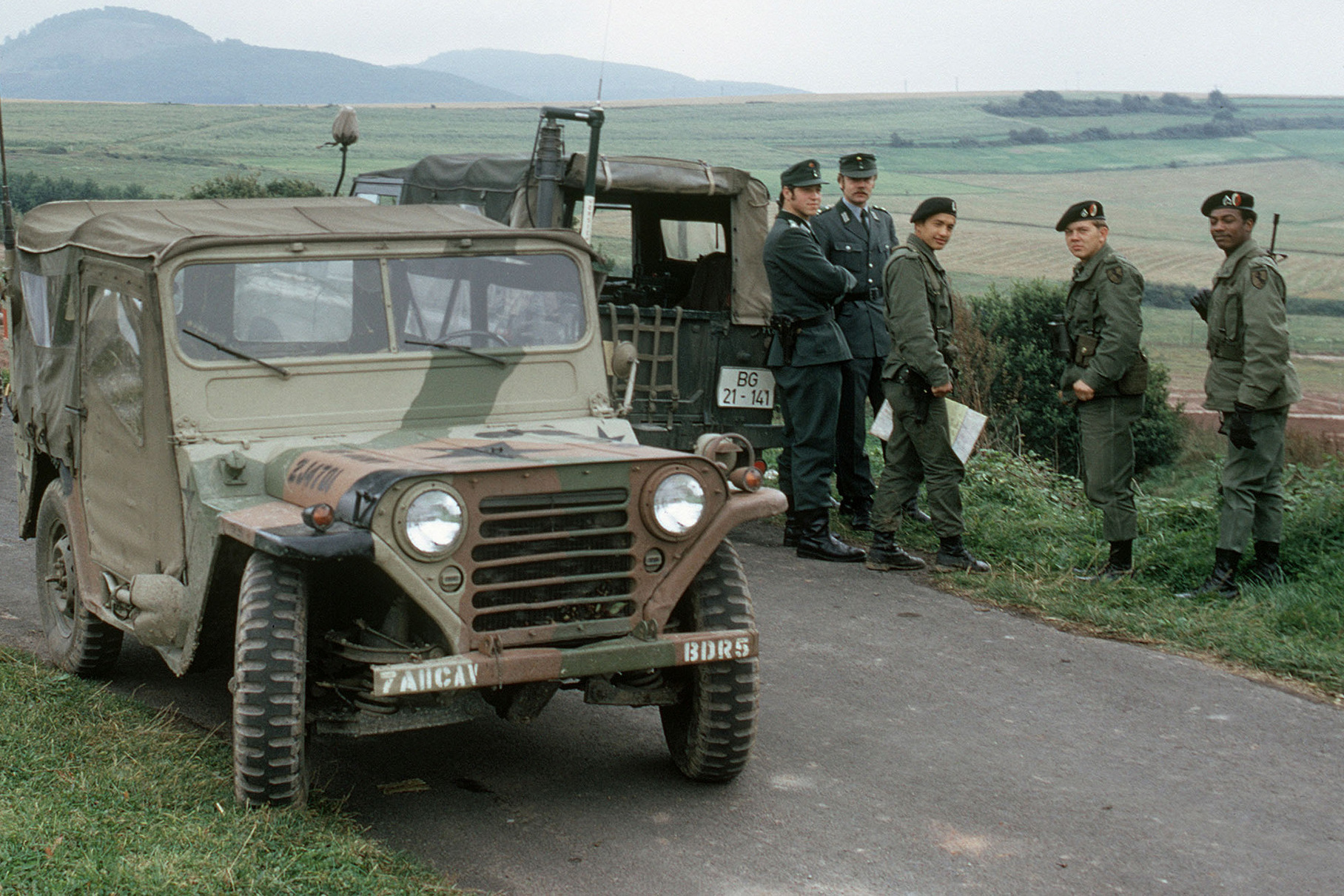 Вояки не по уставу: необычные военные вездеходы