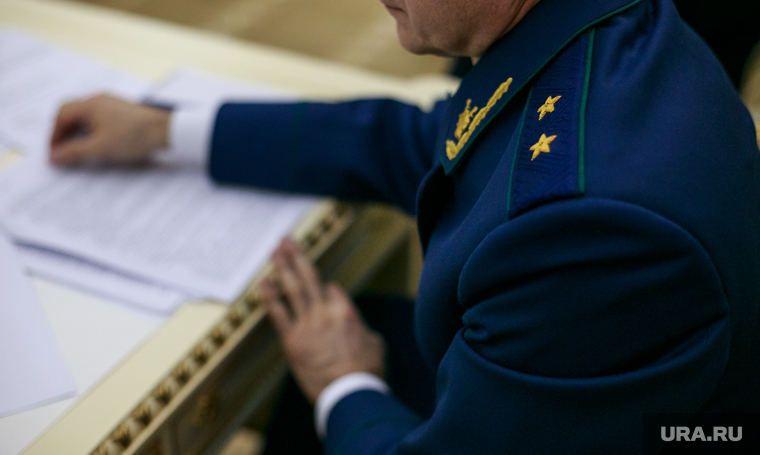 В ХМАО началась война между думой и прокуратурой. В ход пошли поддельный диплом и шантаж