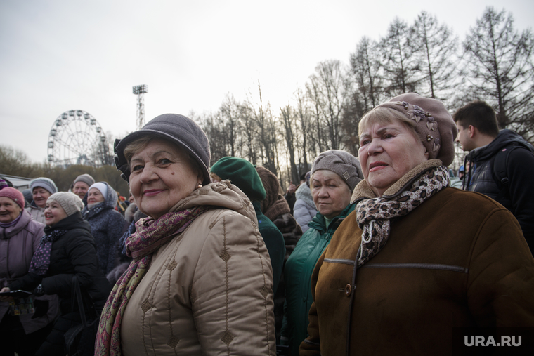 Из-за коронавируса власти Прикамья призвали родителей не пускать детей в ТЦ и кинотеатры