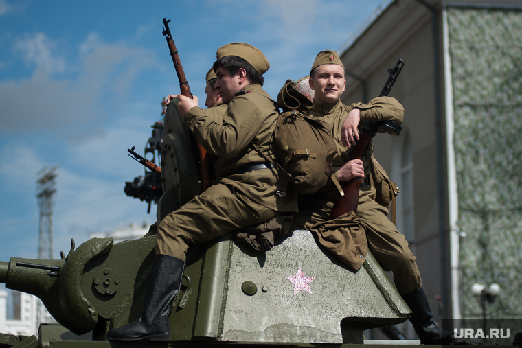 Востоковед Сатановский осудил Арбатову. Она сравнила одетых в военную форму детей с проститутками