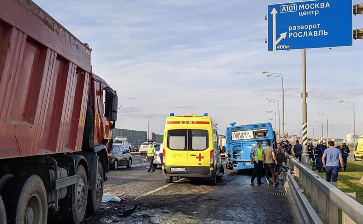 В Калмыкии завели дело после ДТП с автобусом и «КамАЗом»