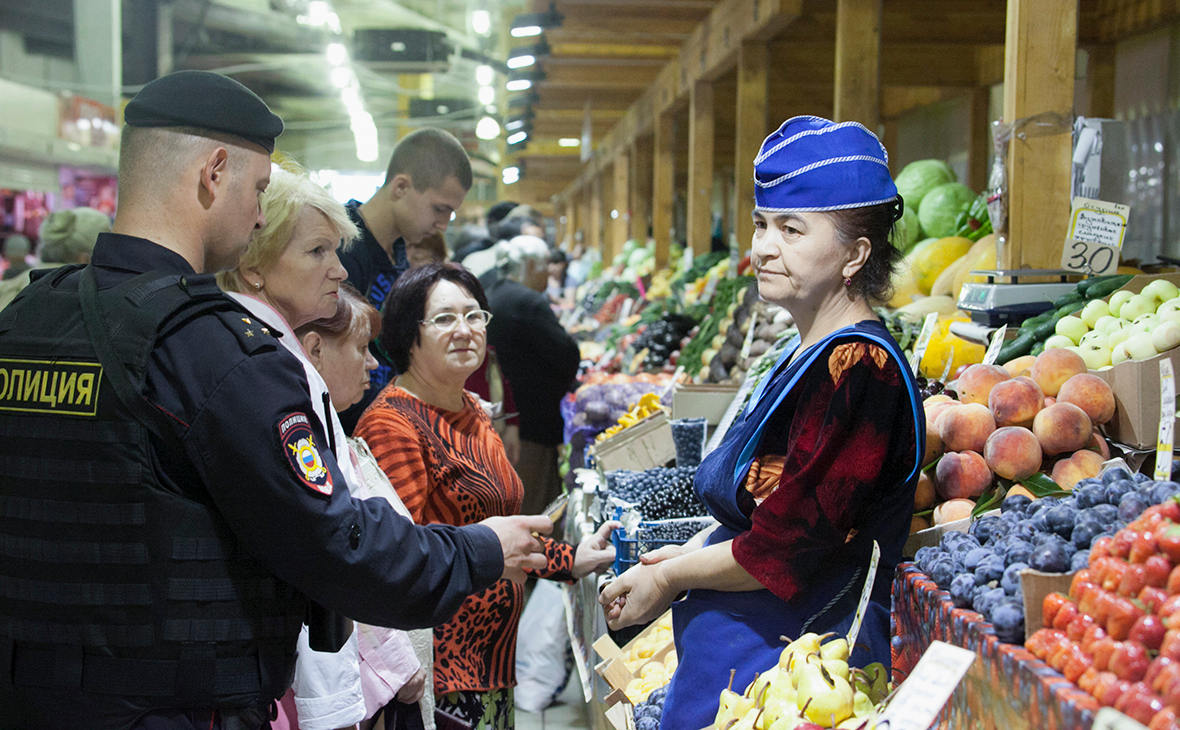 Рынок «Теплый стан» перекрыли для борьбы с нелегальными мигрантами