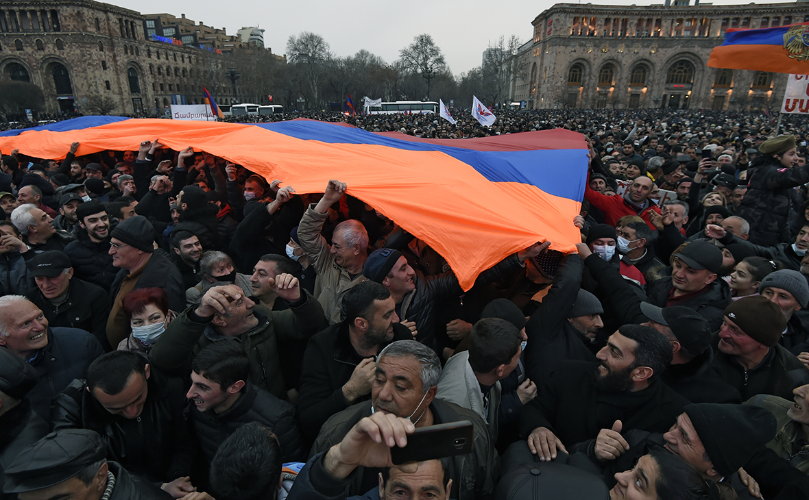 Пашинян попросил у народа Армении прощения за свои ошибки