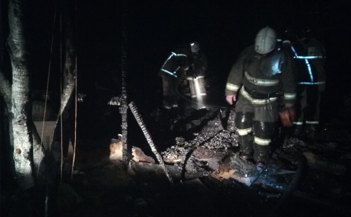 При пожаре в Самарской области погибли женщина и трое детей