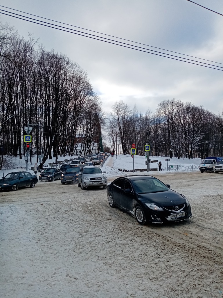 Смоленск «встал» в огромной пробке