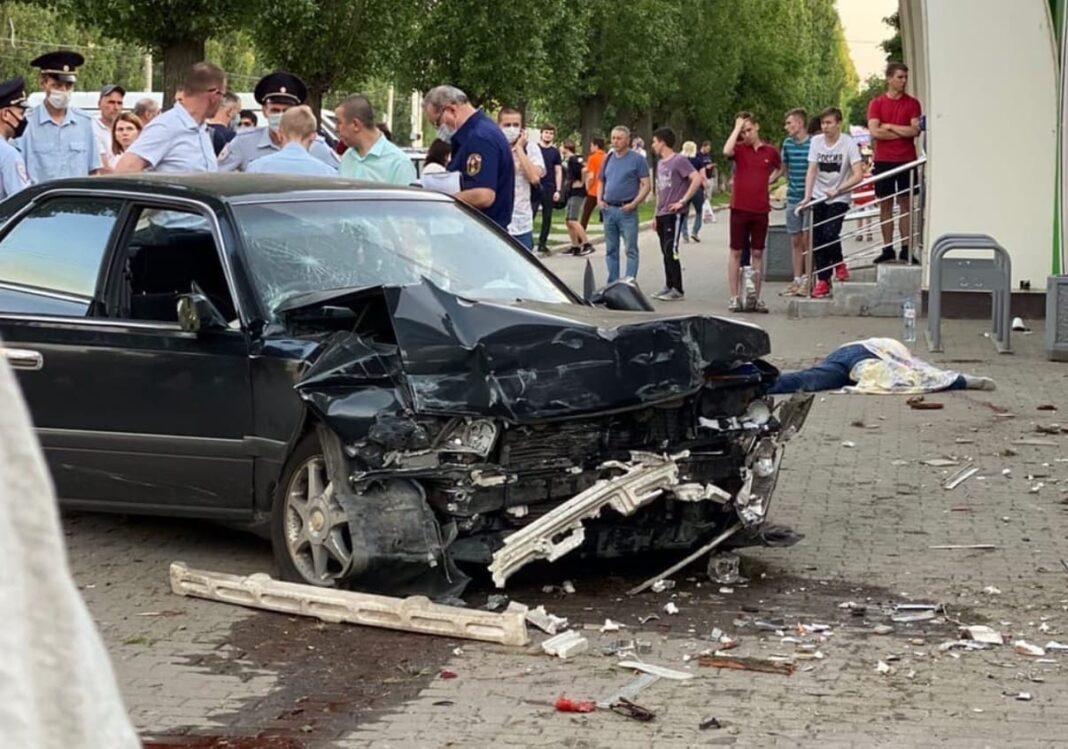 В Воронеже избрали меру пресечения полицейскому, сбившему людей на тротуаре