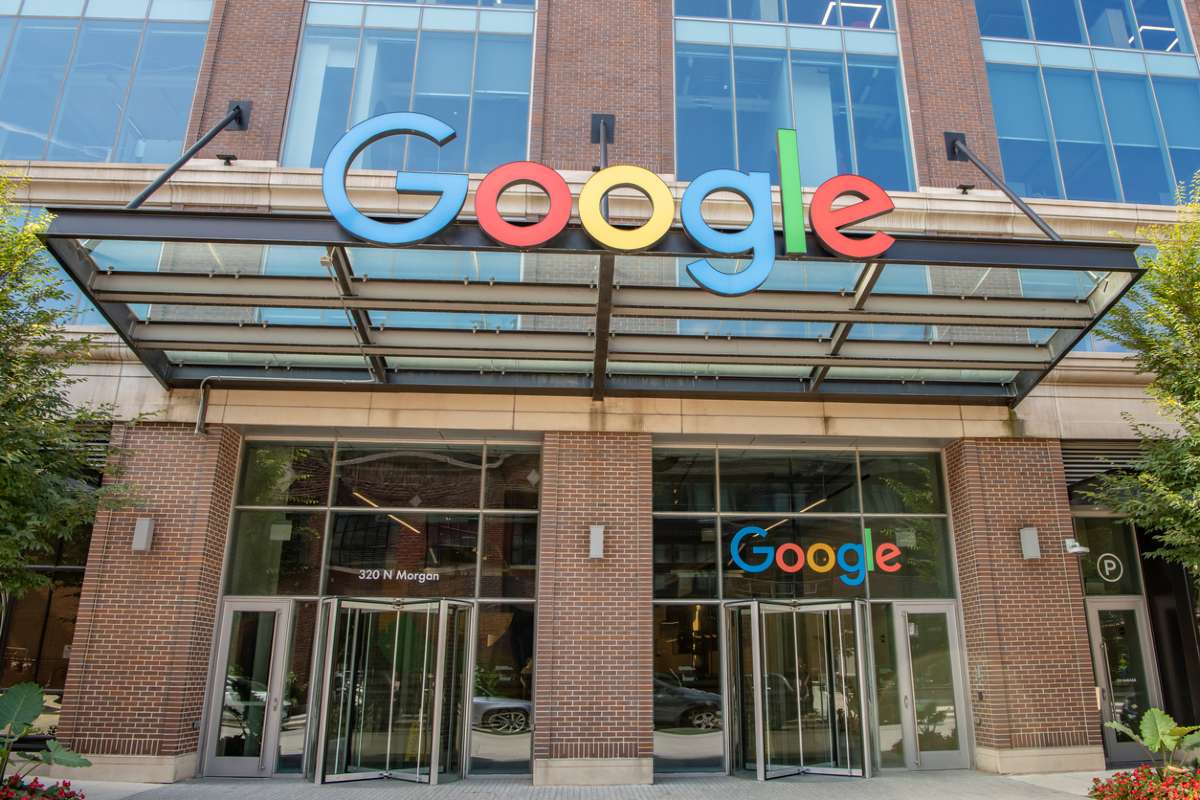 Сотрудники Google потребовали от компании прекратить продажу технологий полиции