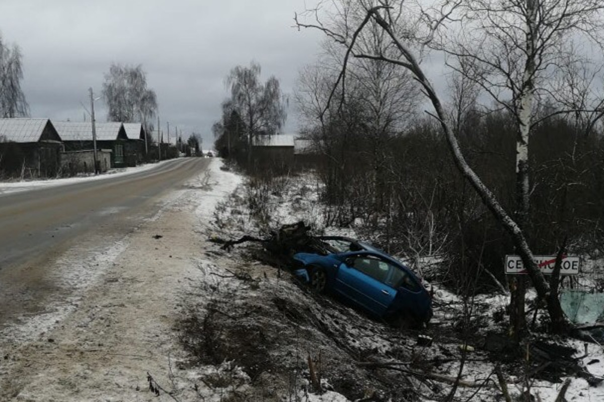 Десять человек ликвидировали последствия ДТП с пострадавшими в Тверской области