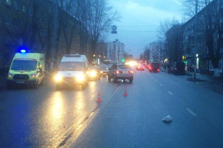 В Твери внедорожник сбил велосипедистку