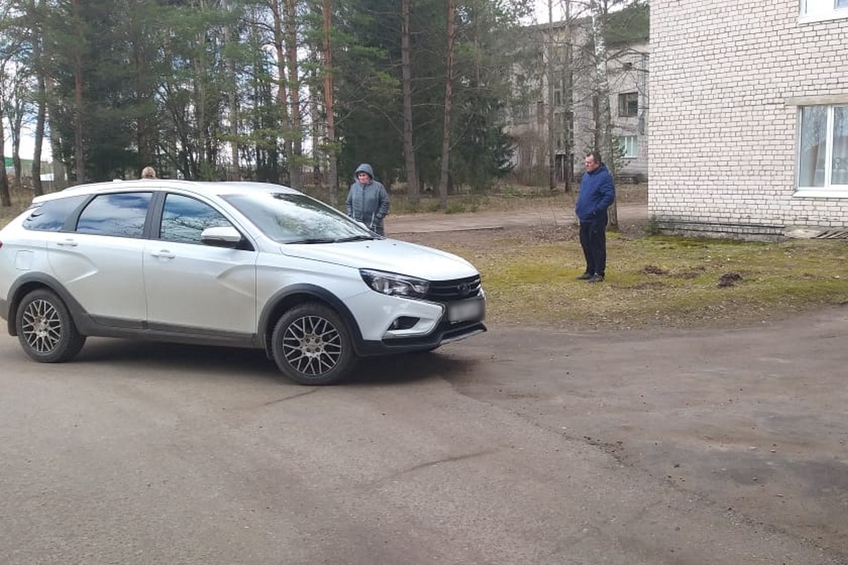 В Андреаполе возле больницы сбили пенсионерку