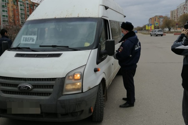 Водители междугородних и межрегиональных маршрутов в Тверской области продолжают нарушать правила