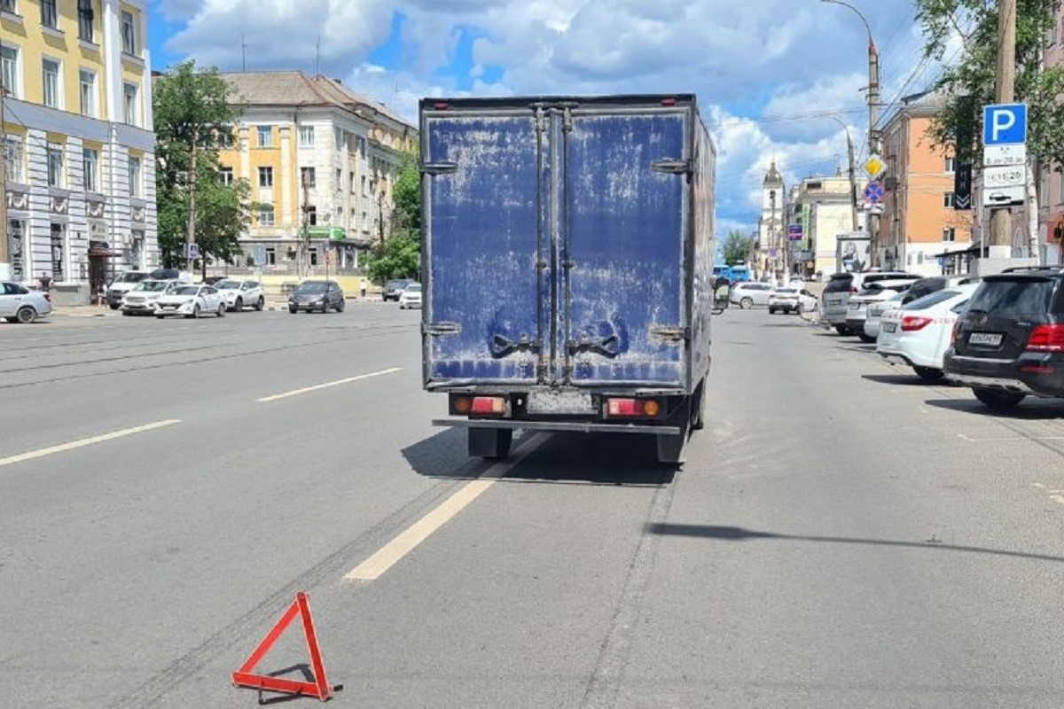 Женщина пострадала при столкновении иномарок в центре Твери