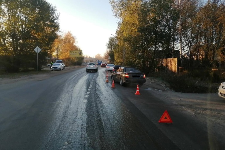 Водитель и пятилетний ребенок пострадали в тройном ДТП в Твери