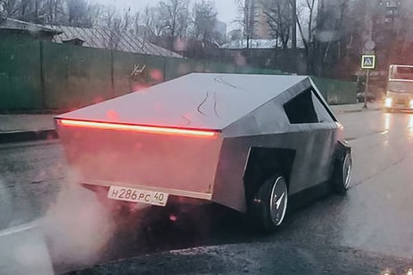 «Как и ожидалось от России»: Фальшивый Tesla Cybertruck привел в восторг американцев