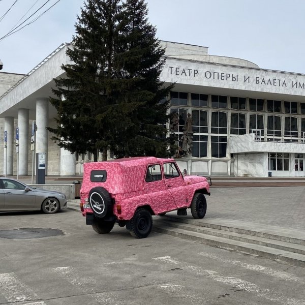 «Такого УАЗа мы ещё не видели» – Причудливый тюнинг УАЗ-469 «взорвал» сеть