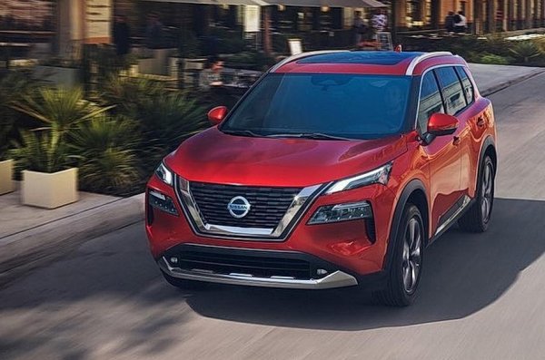 Дожили, «японцы» копируют дизайн «корейцев»: Новый Nissan X-Trail может провалиться в продажах