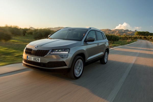 «Явился, не запылился»: В Россию наконец приехал полноприводный Skoda Karoq: «Шкода» все еще имеет шансы на успех?