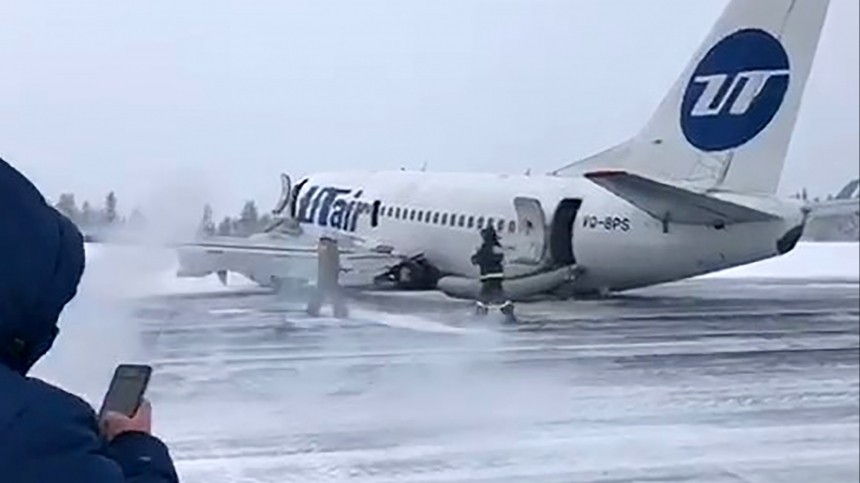 Новые подробности жесткой посадки самолета в Усинске