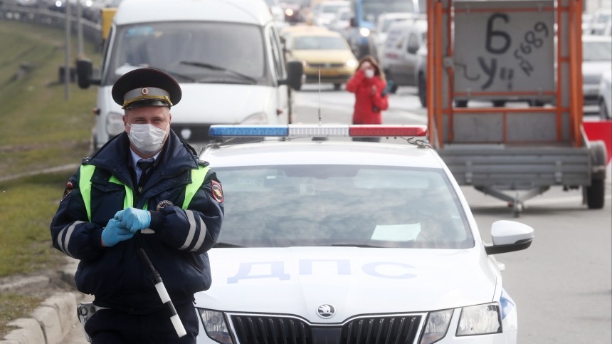 Три человека разбились ночью в аварии на МКАД