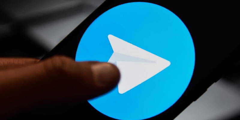 Роскомнадзор, не сумевший заблокировать Telegram, завёл там свой канал