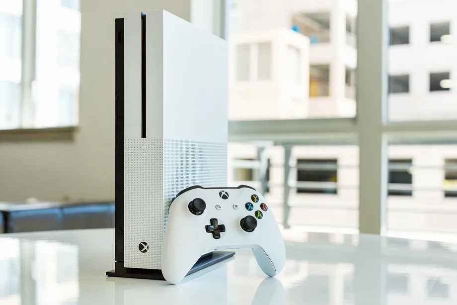 Microsoft призналась, что Xbox One S давно не производится