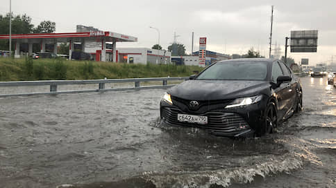 ЦОДД сообщил о перекрытых дорогах Москвы из-за подтоплений